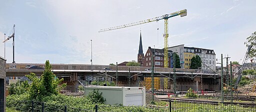 Die neue Bahnhofsbrücke im Bau, Mai 2023