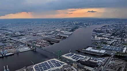 Walt Whitman Bridge, Philadelphia.jpg