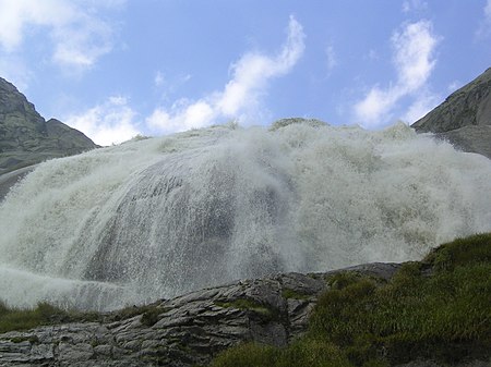 Tập_tin:Wasserfall_verschwindet.jpg