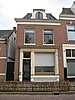 Diep huis van twee bouwlagen