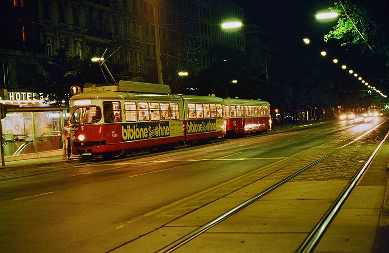 File:Wien Straßenbahn.jpg