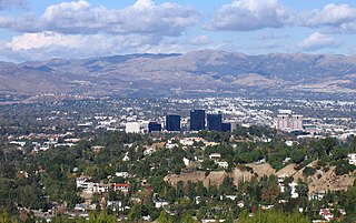 <span class="mw-page-title-main">Woodland Hills, Los Angeles</span> Neighborhood of Los Angeles, California, United States
