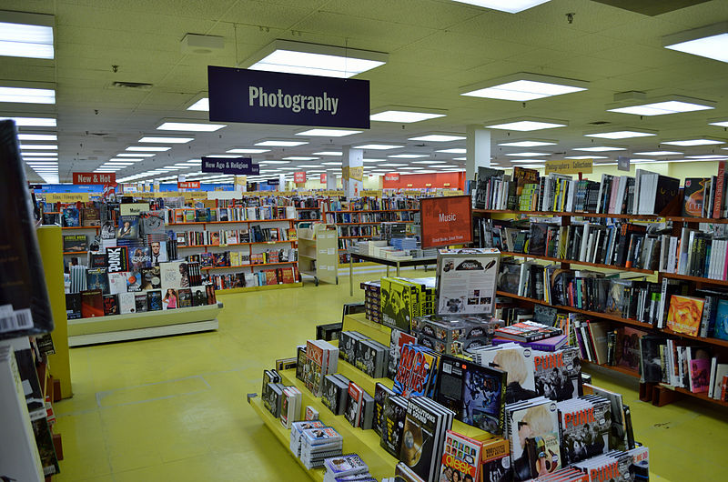 File:WorldBiggestBookstore2.jpg