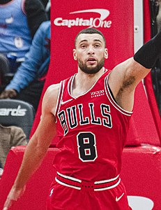 Zach Lavine 2022.jpg