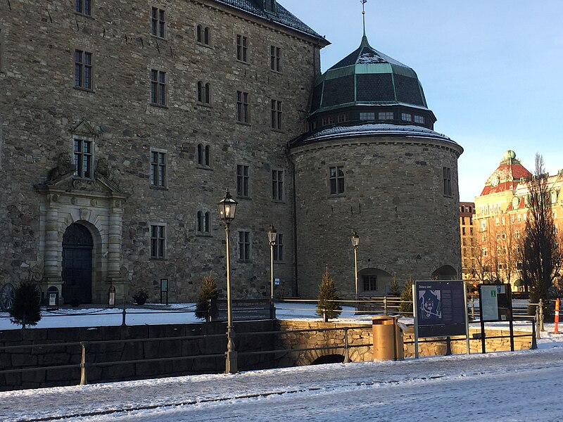 File:Örebro Castle 2017-12-17.jpg