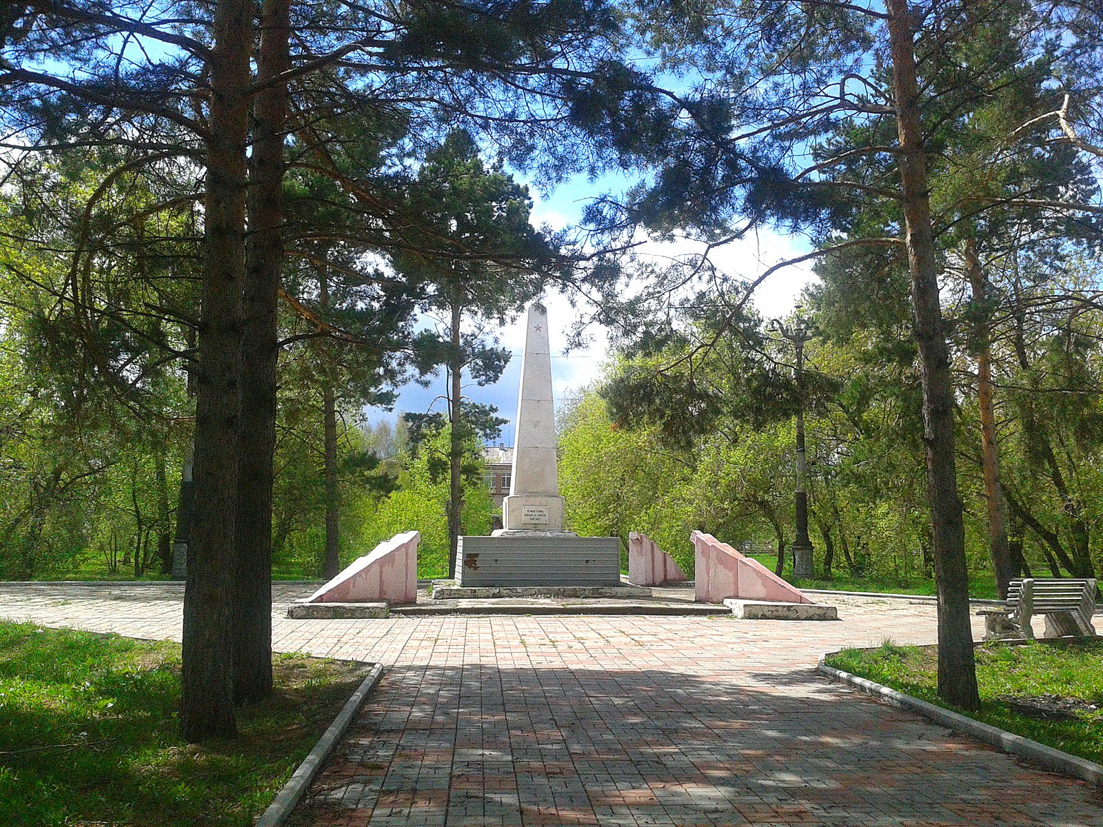 Памятники в Верхнеуральске Челябинской области