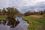 Миниатюра для Файл:Петергоф. Осень в Луговом парке. Запасный пруд , вид с северо-запада..jpg