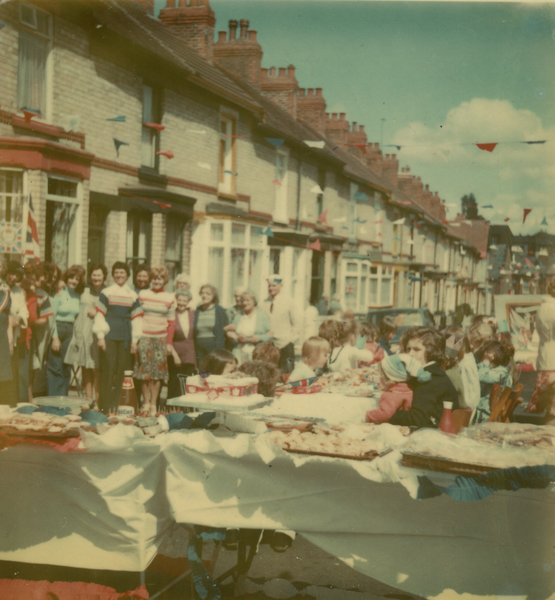 File:07-06-77-Silver-Jubilee-Street-Party-scan04.png