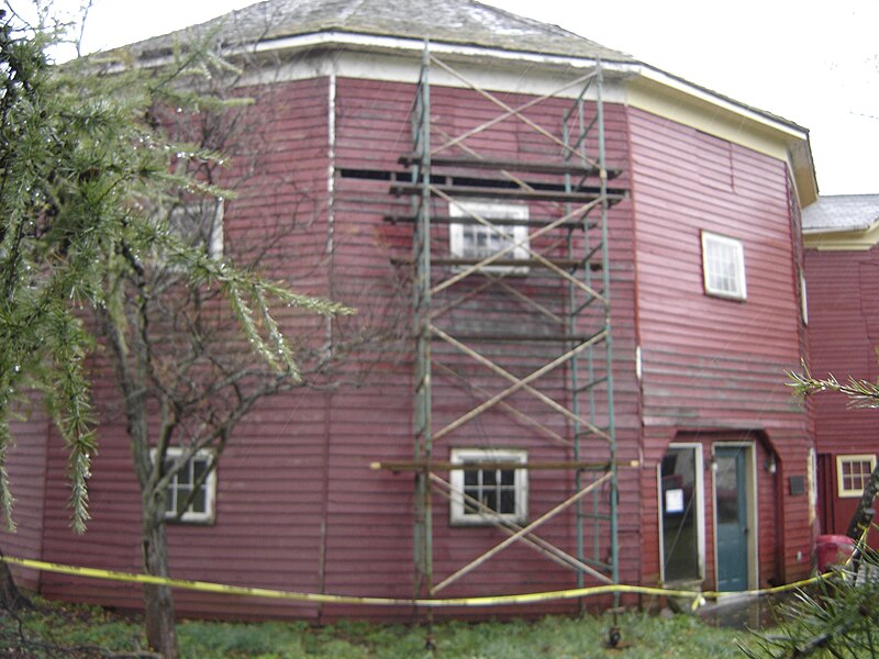 File:13 Sided Barn Renovation.jpg