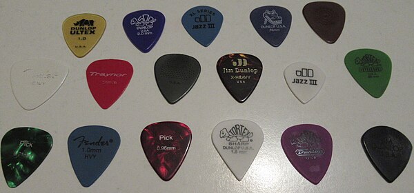 Assorted plectra for use with guitar