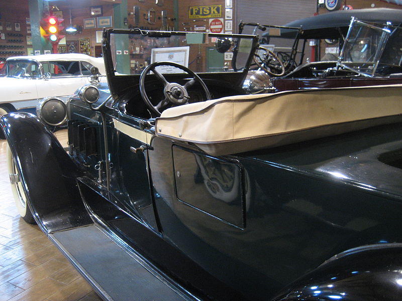 File:1928Packard433RunaboutLeftRunningBoard.jpg