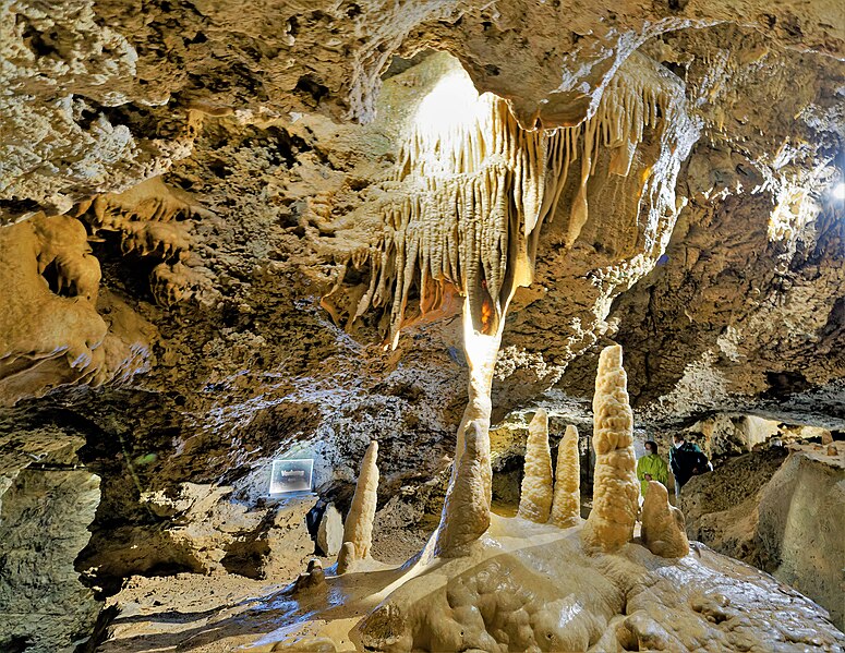 File:1931 wurde die Teufelshöhle für das Publikum freigegeben. 11.jpg