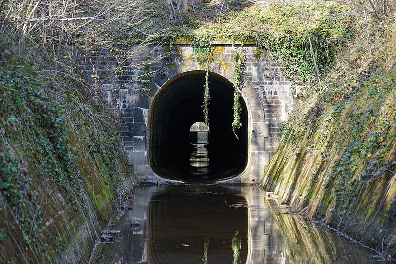 File:2017-03 - Tunnel - Bassin de Champagney (Haute-Saône) - 02.jpg