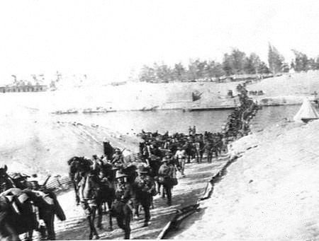 The 9th Light Horse Regiment crossing the Suez Canal, February 1916