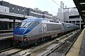 Amtraks Acela Express ved perron.