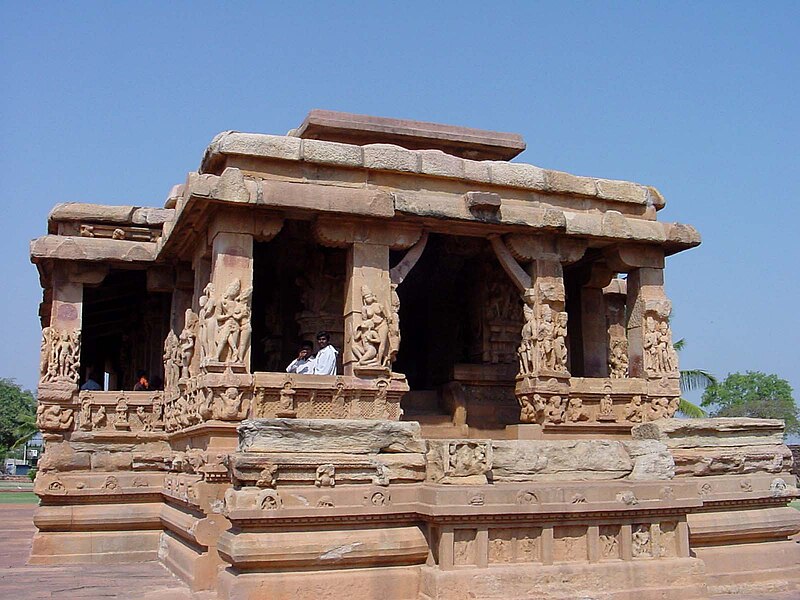 File:Aihole si05-1443.jpg