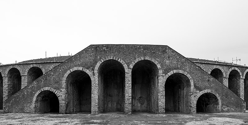 File:Amphitheatre, Archaeological Park of Pompeii, Italy (PPL2-Enhanced) julesvernex2.jpg