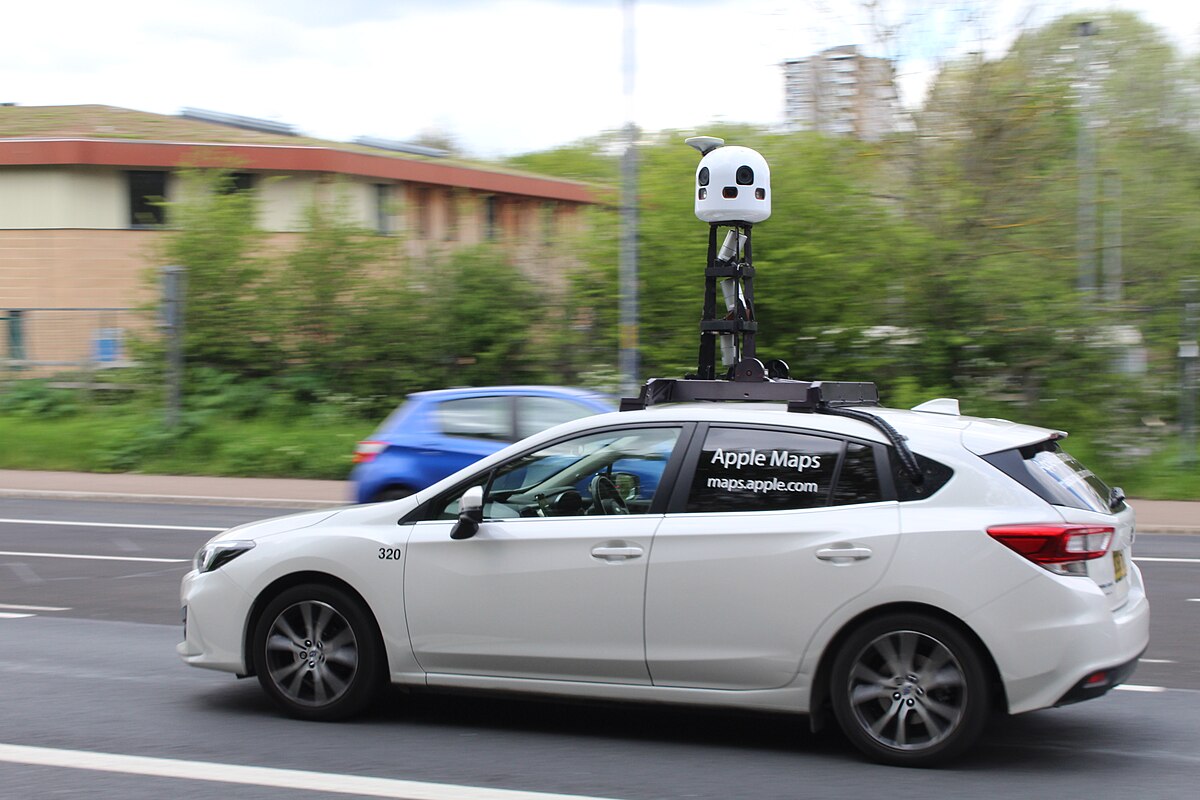 Fichier:Apple Maps Car April 2023.jpg