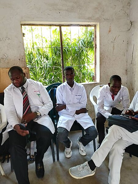 File:Association of Muslim Health Students' Gombe State University Chapter during its outreach campang 18.jpg