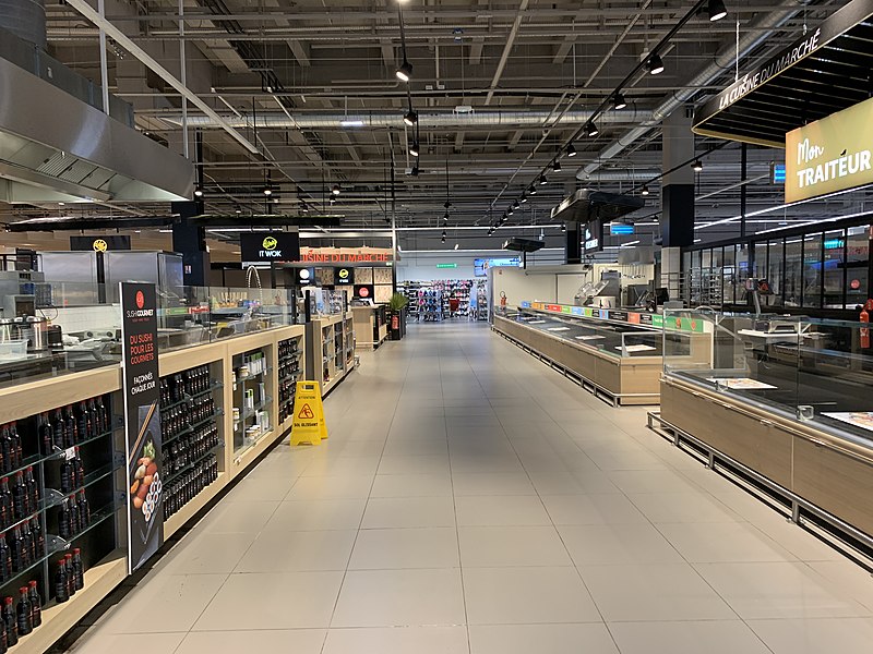 File:Auchan Centre Commercial Val Fontenay Fontenay Bois 11.jpg