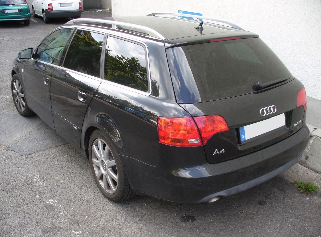 Datei:Audi A4 Avant TDI S-line (B7) – Frontansicht, 15. August