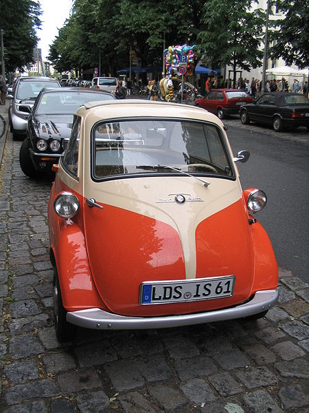 File:BMW Isetta Vorderansicht 3.jpg