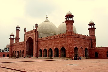 Badshahi Mosque 1 (WCLA).jpg