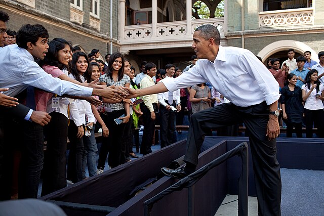 Barack Obama greeting students (2010)