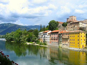 Die Brentarivier in Bassano del Grappa, provinsie Vicenza, Veneto