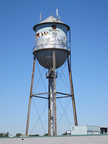 File:Binghampton watertower Broad Ave Memphis TN 02.jpg