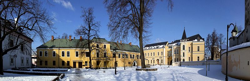 File:Bytča - castle complex.jpg