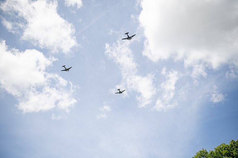 File:C-47 formation fly over to Mark the 75th Anniversary of D-Day, World War II at Arlington National Cemetery, Virginia on May 10, 2019 - 3.jpg