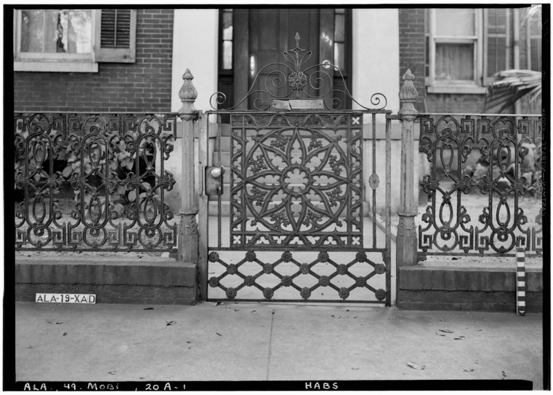 File:CAST IRON GATE IN FRONT OF THE MAIN HOUSE - Waring House, Gates, 351 Government Street, Mobile, Mobile County, AL HABS ALA,49-MOBI,20A-1.tif