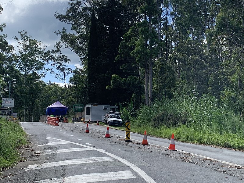 File:COVID-19 border checkpoint on the Mount Lindesay Highway from Queensland to New South Wales, 16 January 2022.jpg