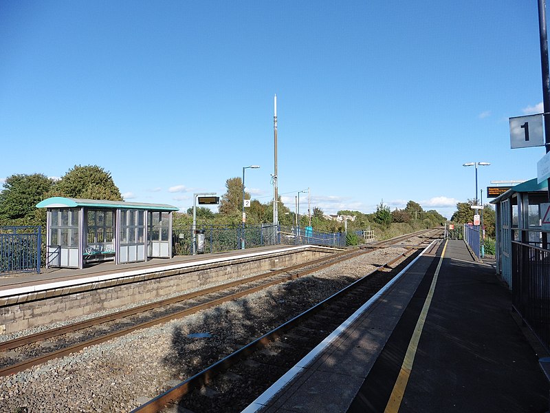 File:Caldicot Station (geograph 4192436).jpg