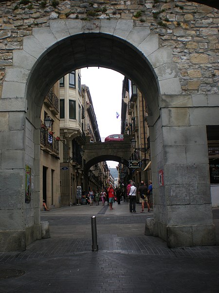 File:Calle del puerto - panoramio.jpg