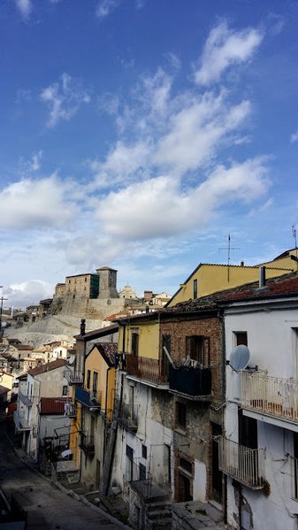 File:Castello, vista da Largo Monastero.jpg