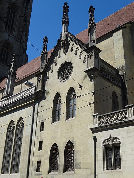 File:Cathedrale architecture sacristie.jpg