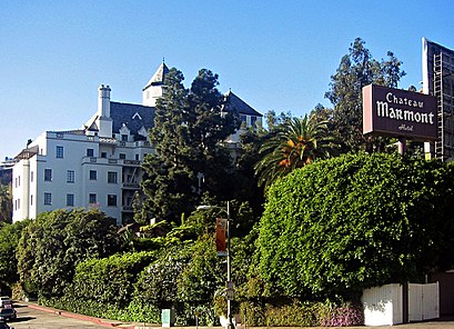 How to get to Château Marmont with public transit - About the place