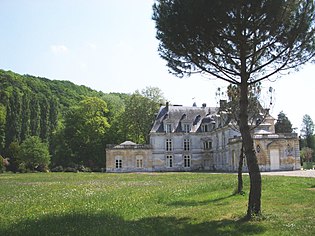 Chateau acquigny.jpg