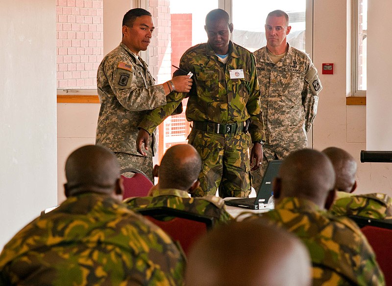 File:Chicago Soldiers teach rapid trauma response in Botswana (7723876510).jpg