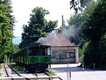 Prien Chiemseebahnhof, rechts daneben befindet sich der DB-Bahnhof