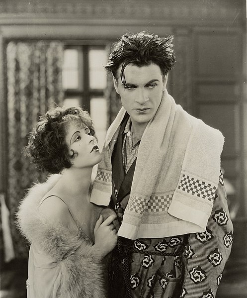 Clara Bow (Kitty Flanders) and Gary Cooper (Edward D. 'Ted' Larrabee)