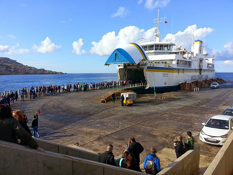 File:Cirkewwa Ferry Terminal ^2015 - panoramio.jpg