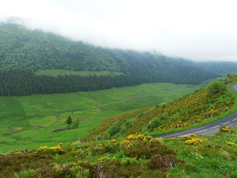 File:Col de Serre Impradine vallée.jpg