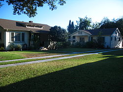 Pasadena, Kaliforniya shtatidagi Shimoliy Linkoln prospektidagi 533-549-sonli sud. 3. JPG