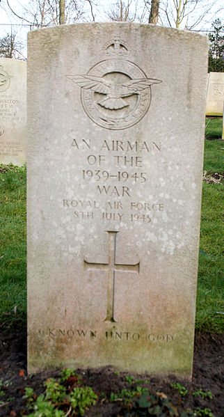 File:Den Burg - cemetery-Unknown - Airman - 08-07-1945.JPG
