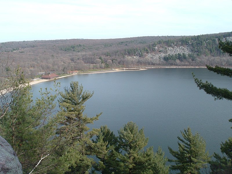 File:DevilsLake.jpg