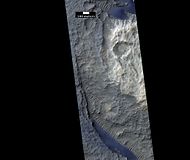 HiWish計劃下高解像度成像科學設備顯示的舍貝勒隕擊坑中的沙丘。