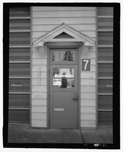 File:EXTERIOR DETAIL VIEW OF THE FIRE CACHE BUILDING ENTRANCE. - Oregon State Forester's Office Complex, 2600 State Street, Salem, Marion, OR HABS OR-186-71.tif